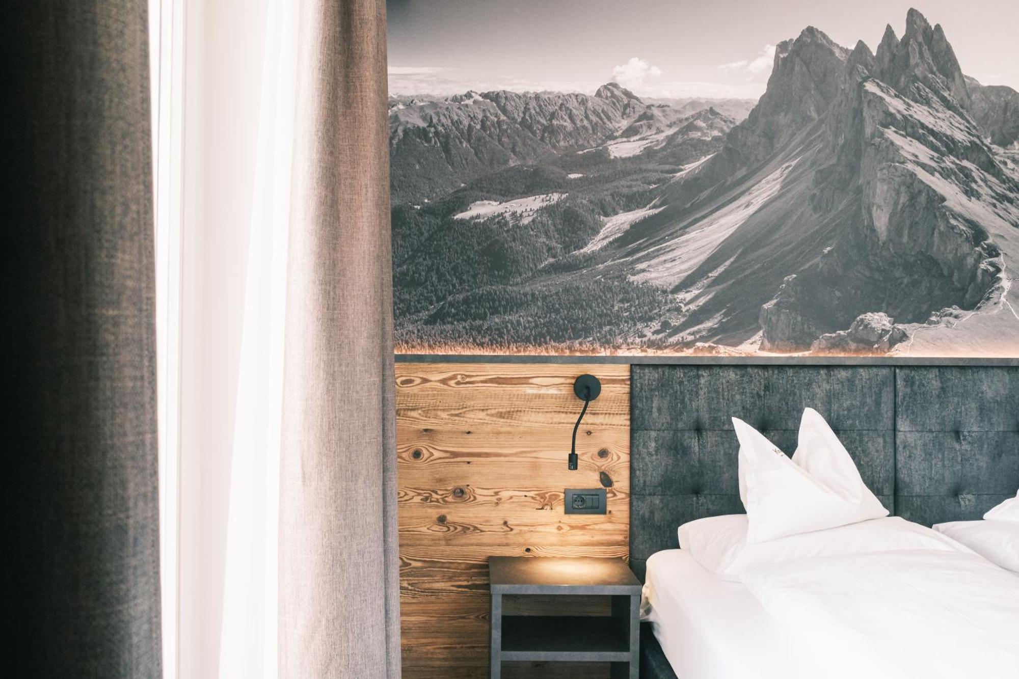 Kristiania Small Dolomites Hotel Selva di Val Gardena Esterno foto