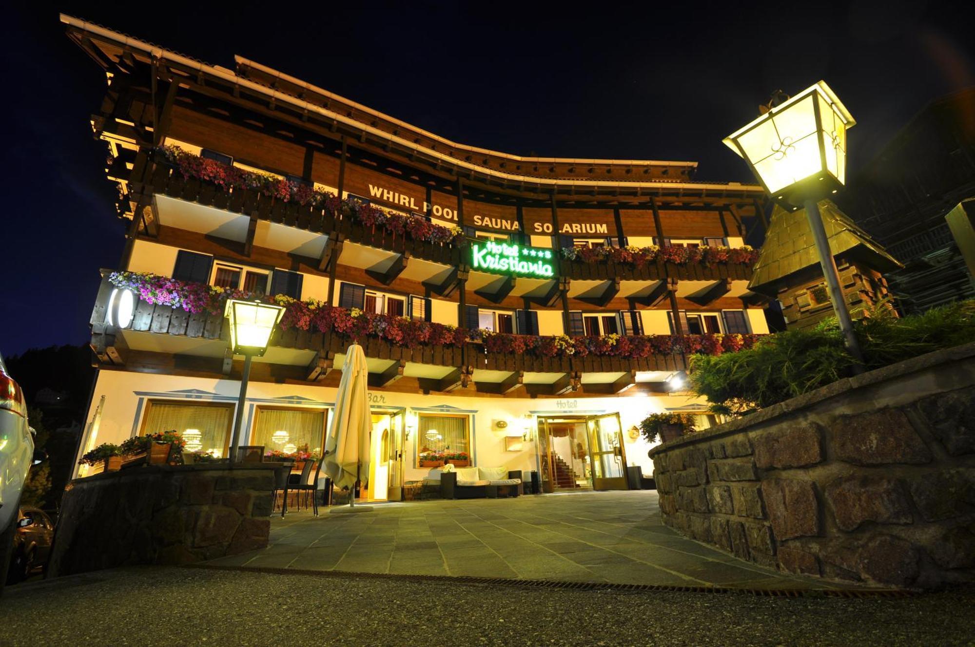 Kristiania Small Dolomites Hotel Selva di Val Gardena Esterno foto