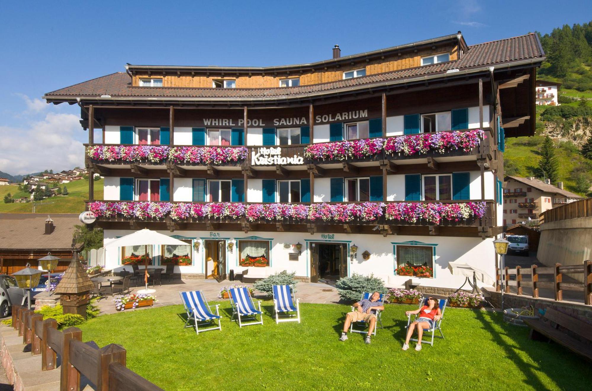 Kristiania Small Dolomites Hotel Selva di Val Gardena Esterno foto